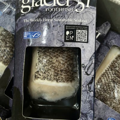 Cận cảnh khay cá tuyết Úc Glacier 51 trong bao bì